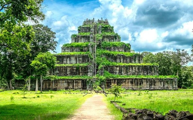 Koh Ker & Beng Mealea Temple detail 1
